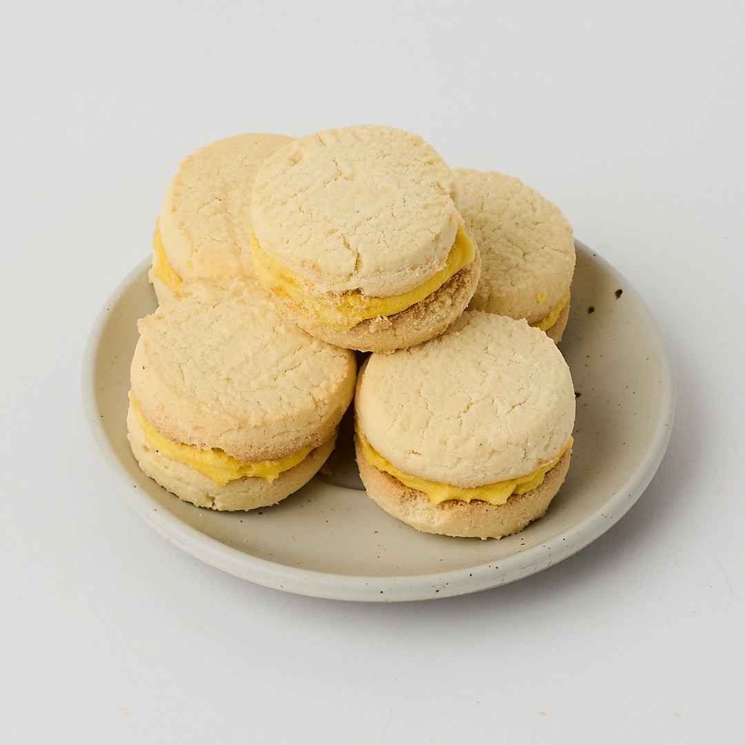 Homemade Collection – Passionfruit Melting Moments 300g x 15